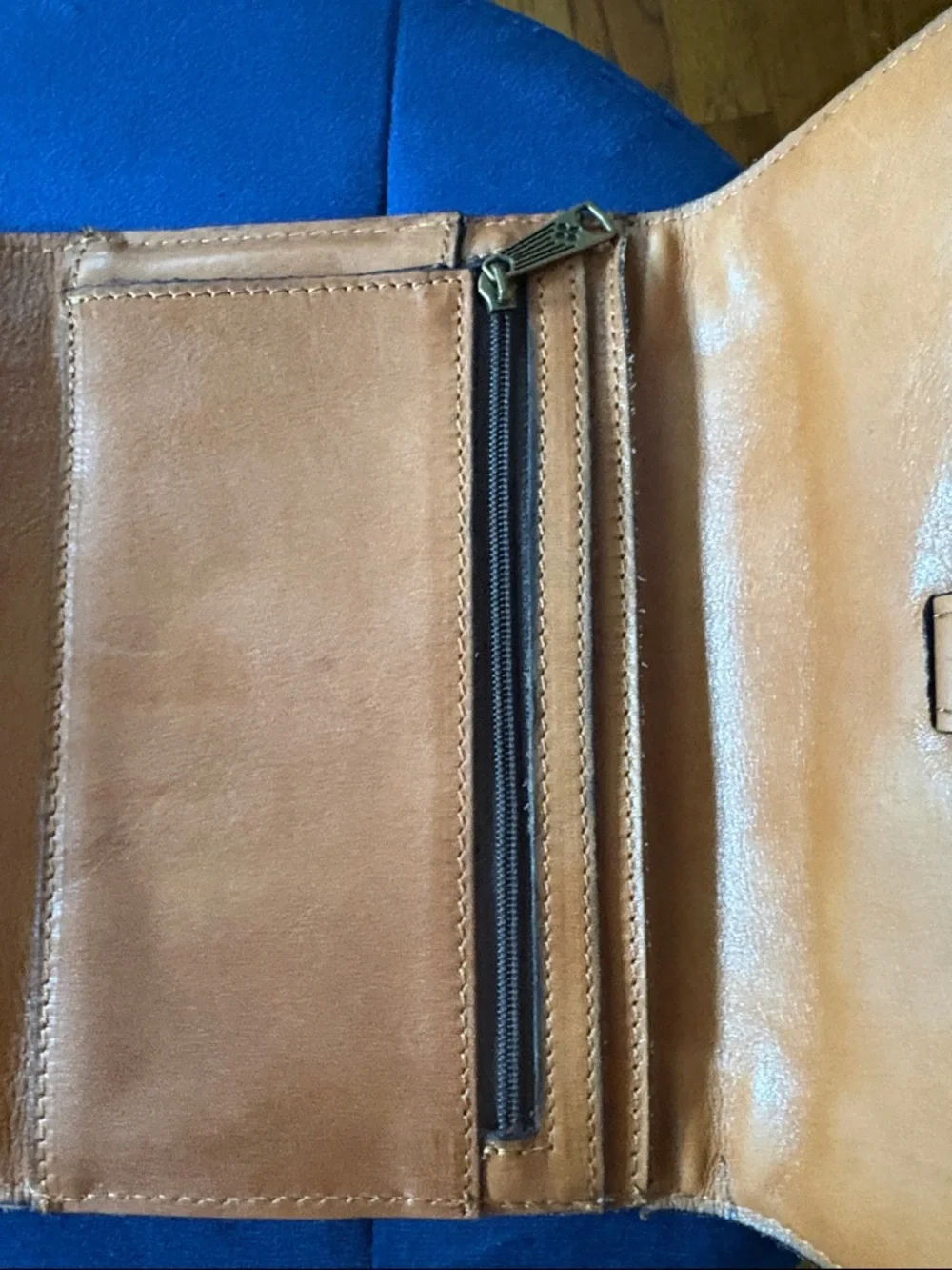 Patricia Nash Tan Floral Tooled Leather Studded Wallet - Picture 3 of 9